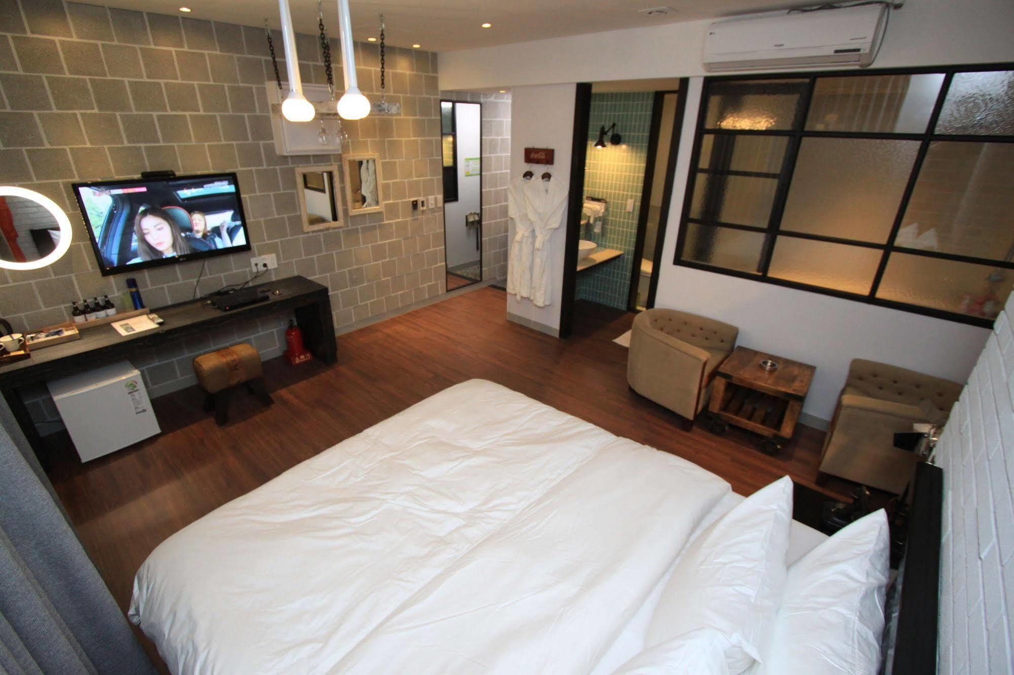 Hound Hotel Changwon Dış mekan fotoğraf